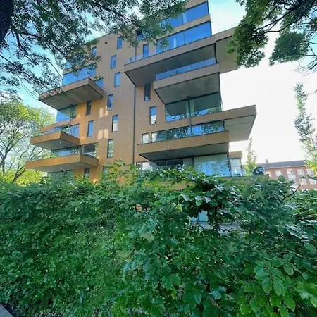 Penthouse W/view, Private Rooftop, Jacuzzi, Parking